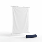 Transparente Fenster-Projektionsleinwand mit Saugnäpfen auf weißem Hintergrund
